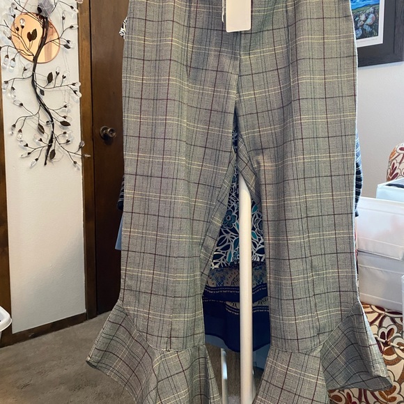 RO&DE plaid capri slacks with major flair at leg hems. Size US medium (M). Fun!! - Picture 6 of 13